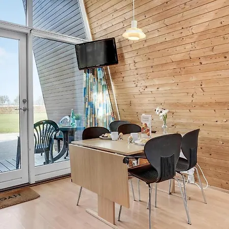 Vakantiehuis 2 Bedroom Gorgeous In *